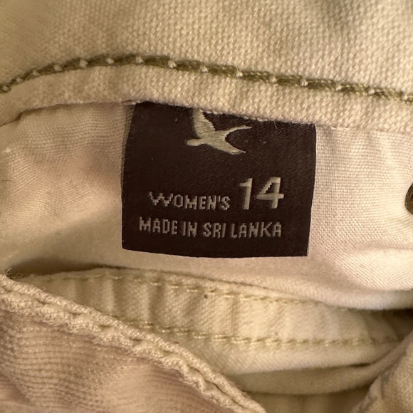 Eddie Bauer Woman’s Cream Straight Jeans - Picture 5 of 5